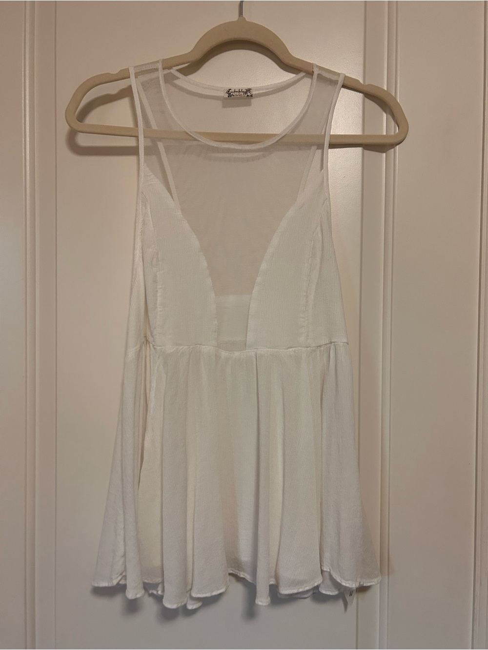 🤍Bohemian🤍NWOT 🤍Free People White Sheer Yoke Flowy Tank Top